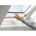 Velux GLU 0061B (rankena apačioje)